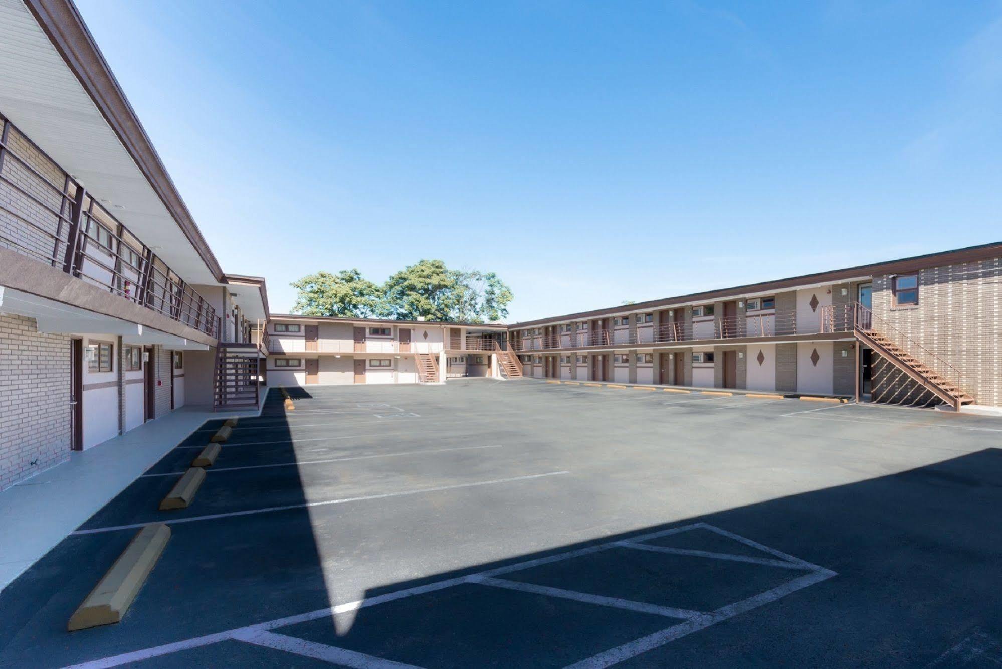 Super 8 By Wyndham グリーンズバーグ エクステリア 写真