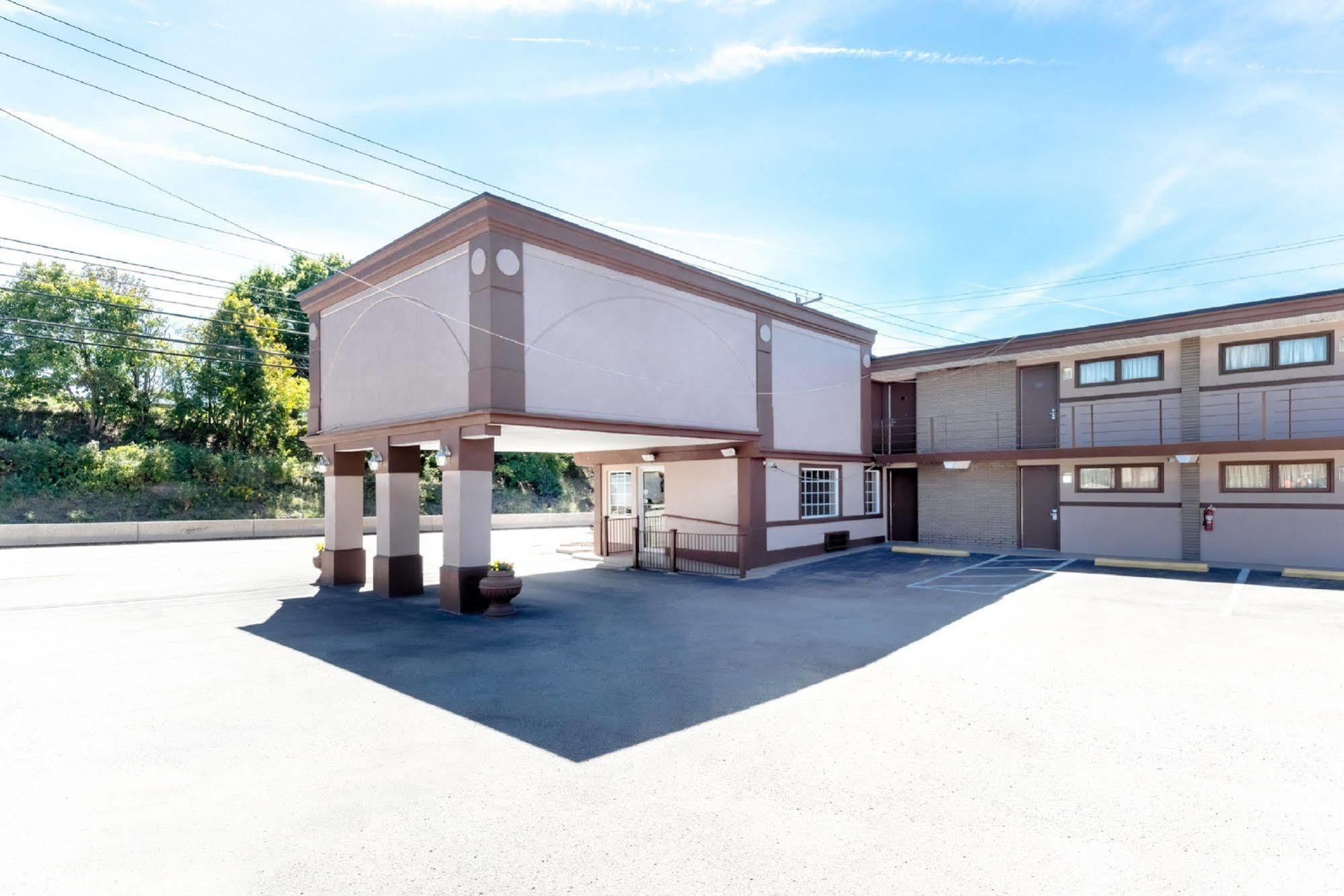 Super 8 By Wyndham グリーンズバーグ エクステリア 写真